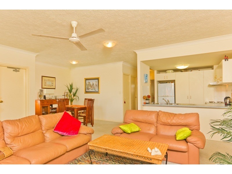 30 Burra Street, Chevron Island QLD 4217