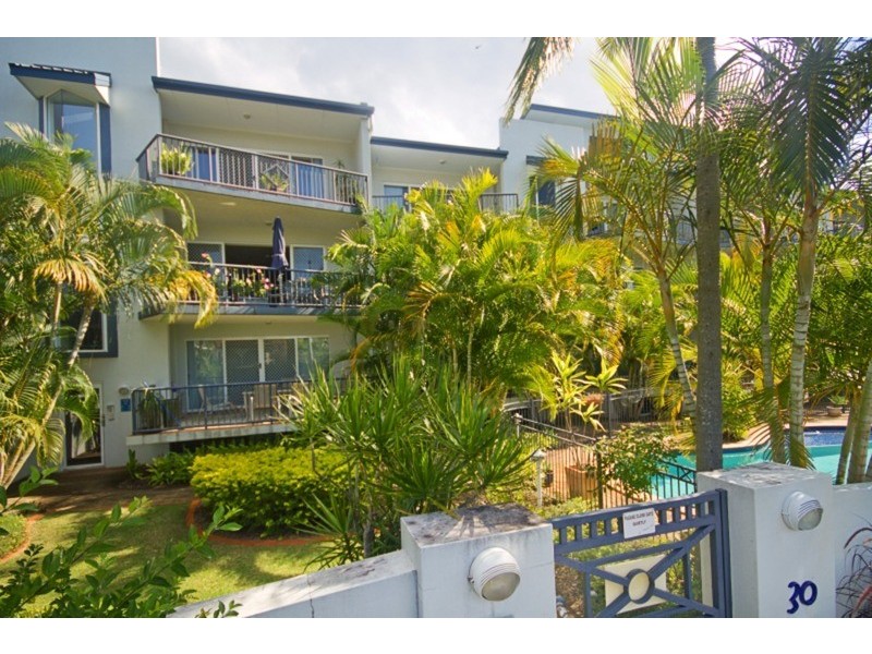 30 Burra Street, Chevron Island QLD 4217