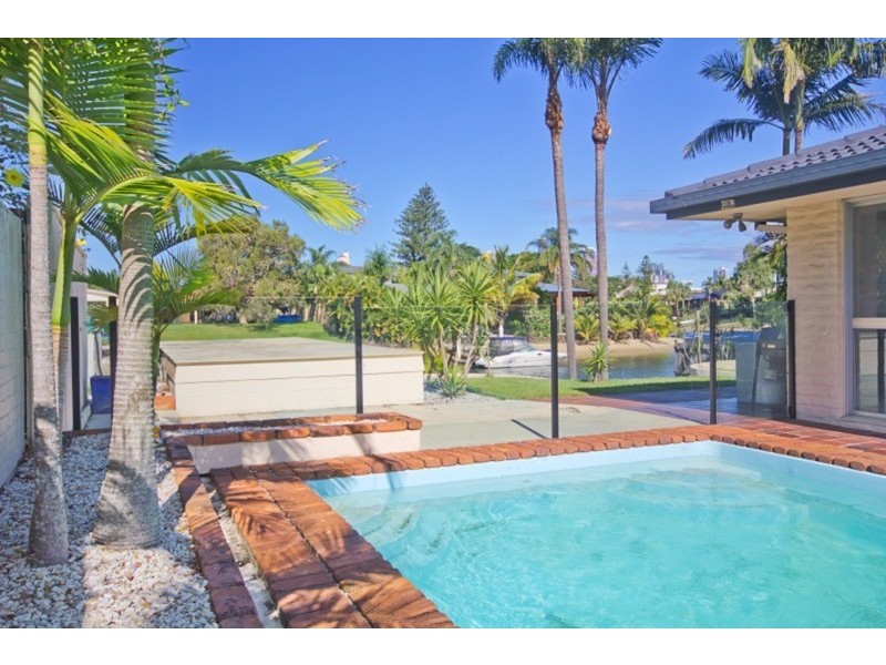 24 Rio Vista Boulevard, Broadbeach Waters QLD 4218