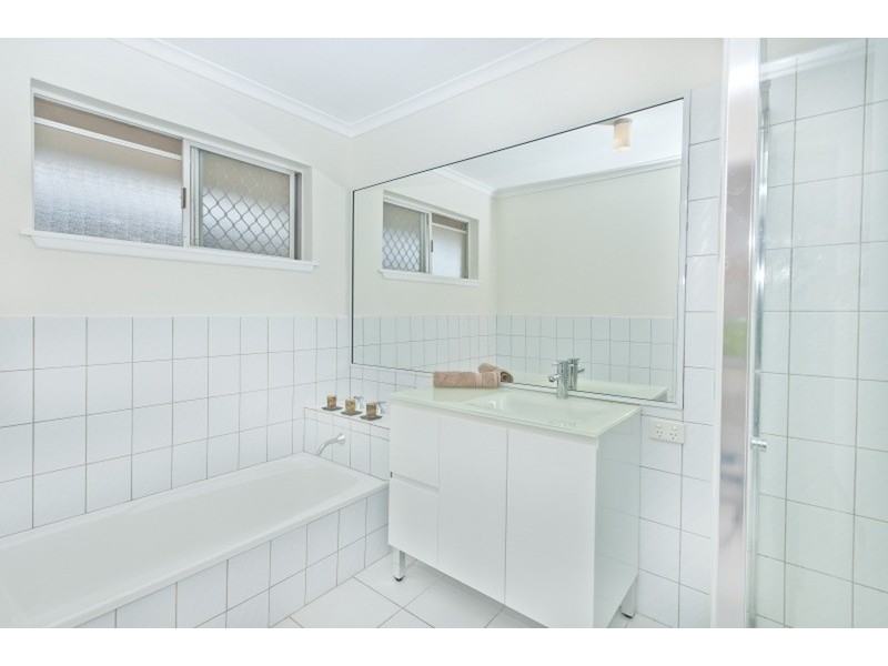 24 Rio Vista Boulevard, Broadbeach Waters QLD 4218