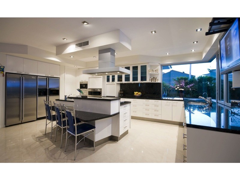 Paradise Waters QLD 4217