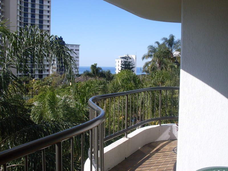 18/2943 Gold Coast Highway, Surfers Paradise QLD 4217