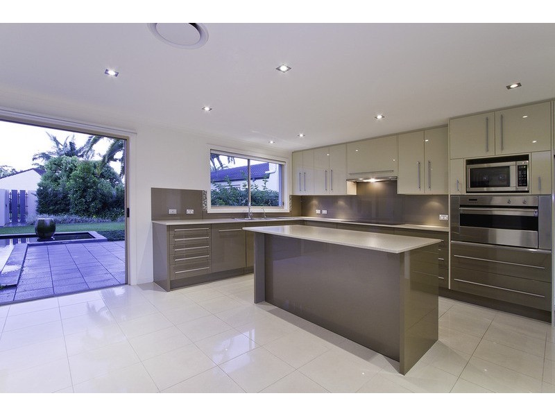 7 Wallaby Place, Sorrento QLD 4217