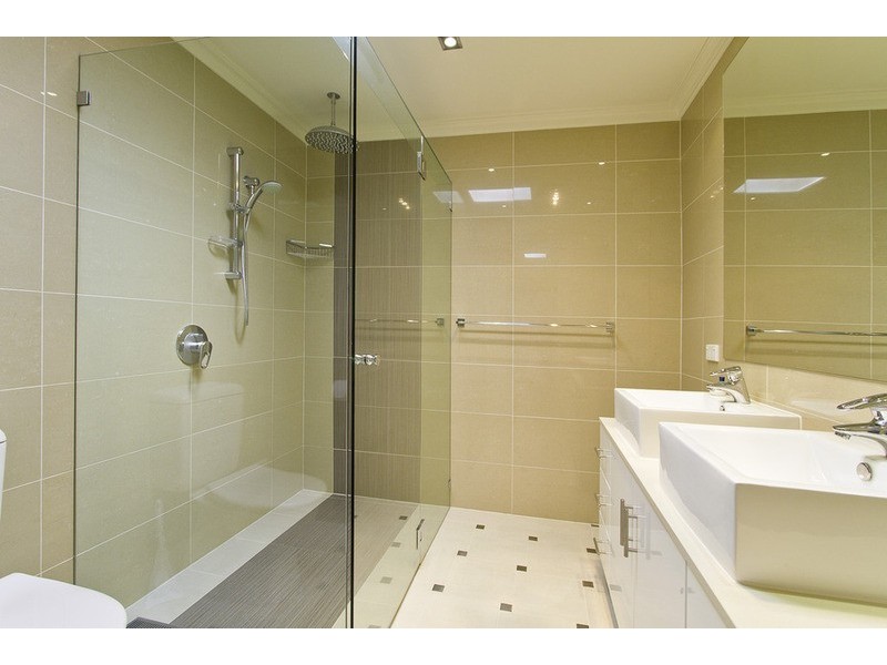 7 Wallaby Place, Sorrento QLD 4217