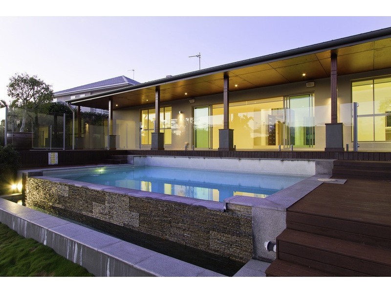 7 Wallaby Place, Sorrento QLD 4217
