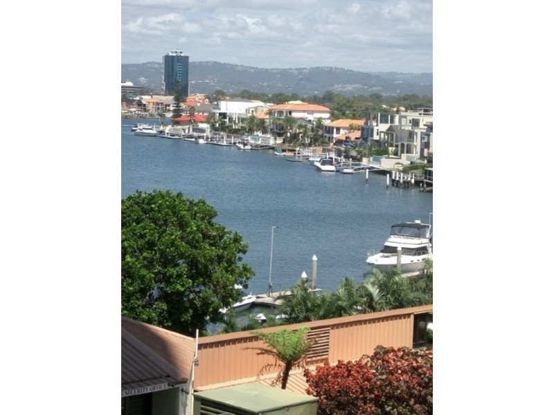 18/2 Admiralty Drive, Surfers Paradise QLD 4217