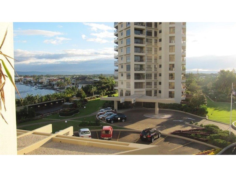 18/2 Admiralty Drive, Surfers Paradise QLD 4217