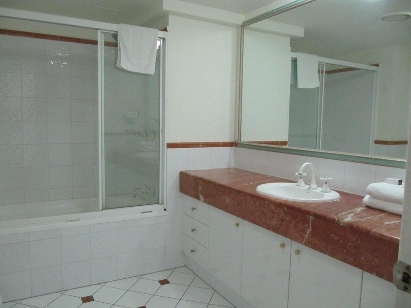 Moroccan View Avenue, Surfers Paradise QLD 4217