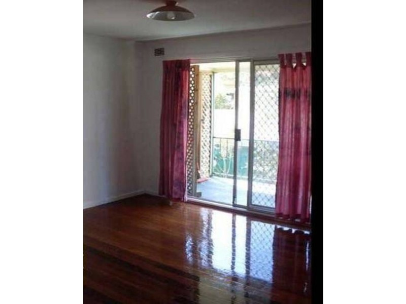 19 Cronin Avenue, Main Beach QLD 4217