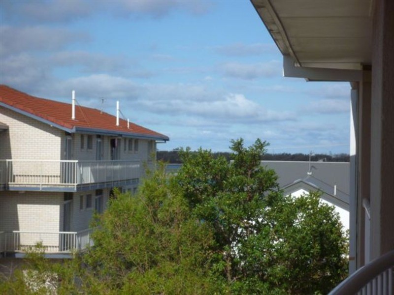 111 Frank Street, Labrador QLD 4215