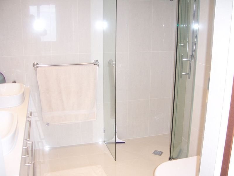 25 Northcliffe Terrace, Surfers Paradise QLD 4217
