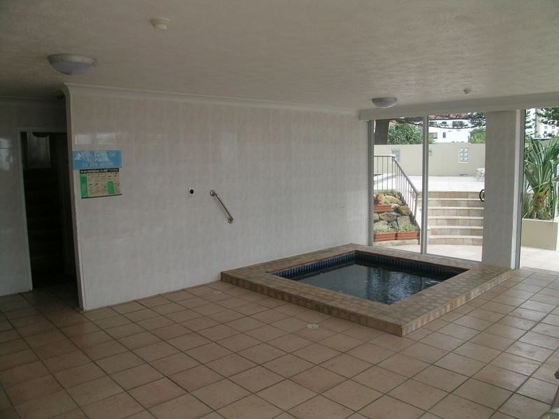 25 Northcliffe Terrace, Surfers Paradise QLD 4217