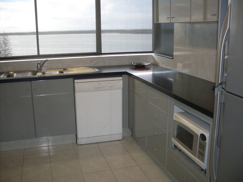 7 Oatland Esplanade, Runaway Bay QLD 4216