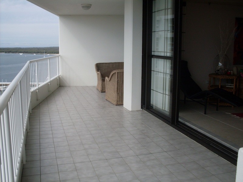 7 Oatland Esplanade, Runaway Bay QLD 4216