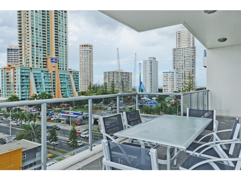 902/18 Cypress Avenue, Surfers Paradise QLD 4217