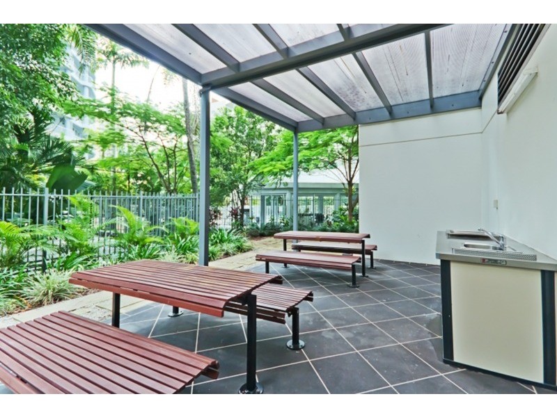 902/18 Cypress Avenue, Surfers Paradise QLD 4217