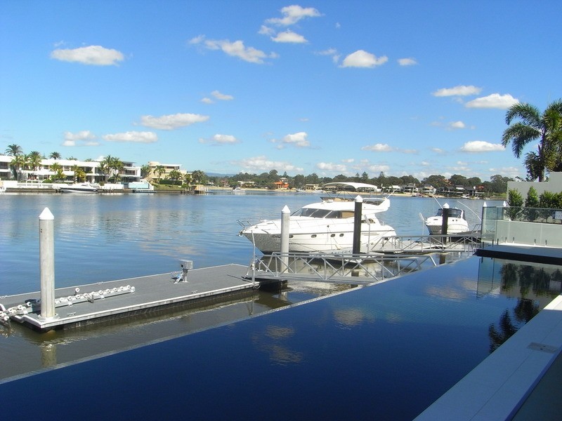 Paradise Waters QLD 4217