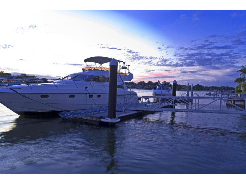Paradise Waters QLD 4217
