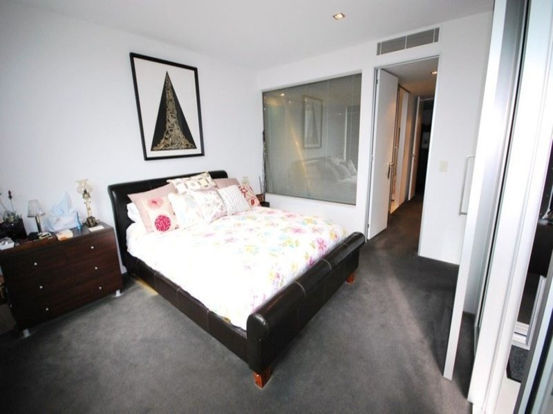 Q1  9 Hamilton Avenue, Surfers Paradise QLD 4217