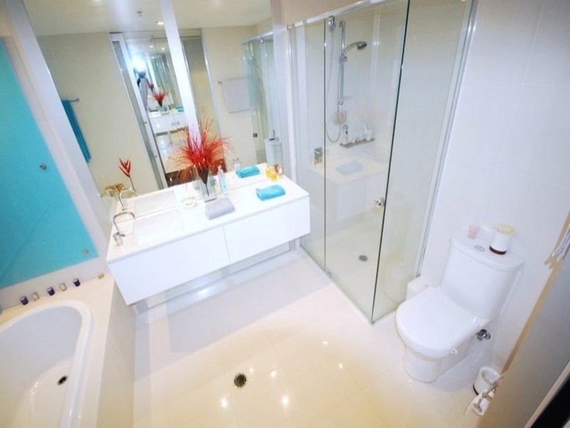 Q1  9 Hamilton Avenue, Surfers Paradise QLD 4217