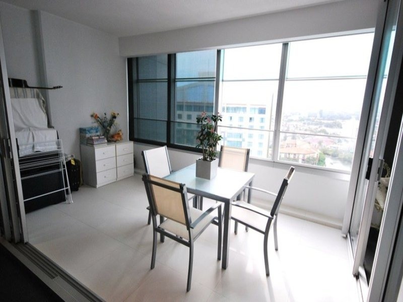 Q1  9 Hamilton Avenue, Surfers Paradise QLD 4217