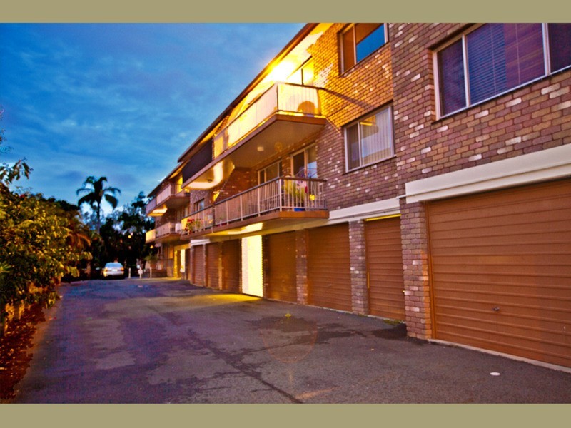 19 Huth Street, Labrador QLD 4215