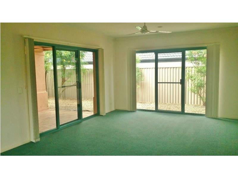 38 Abby Crescent, Ashmore QLD 4214