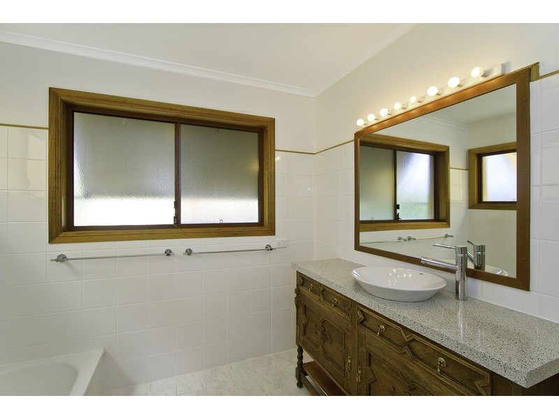 114 Amalfi Drive, Isle Of Capri QLD 4217