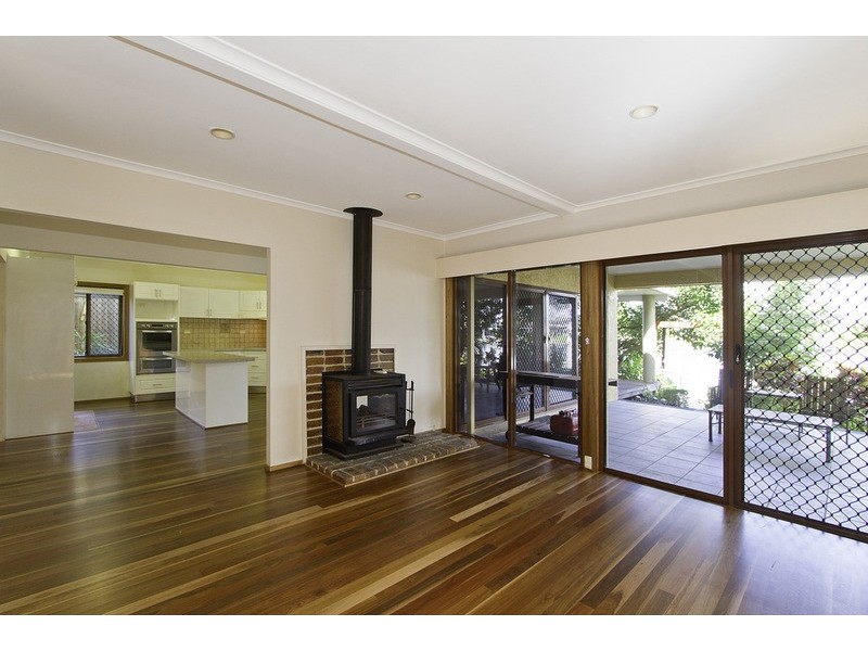 114 Amalfi Drive, Isle Of Capri QLD 4217