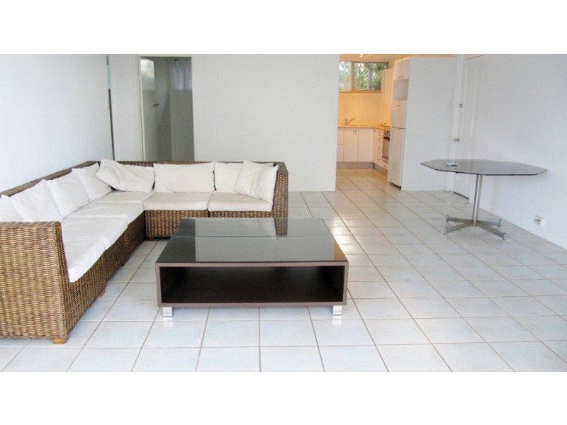28 Riverview Parade, Surfers Paradise QLD 4217