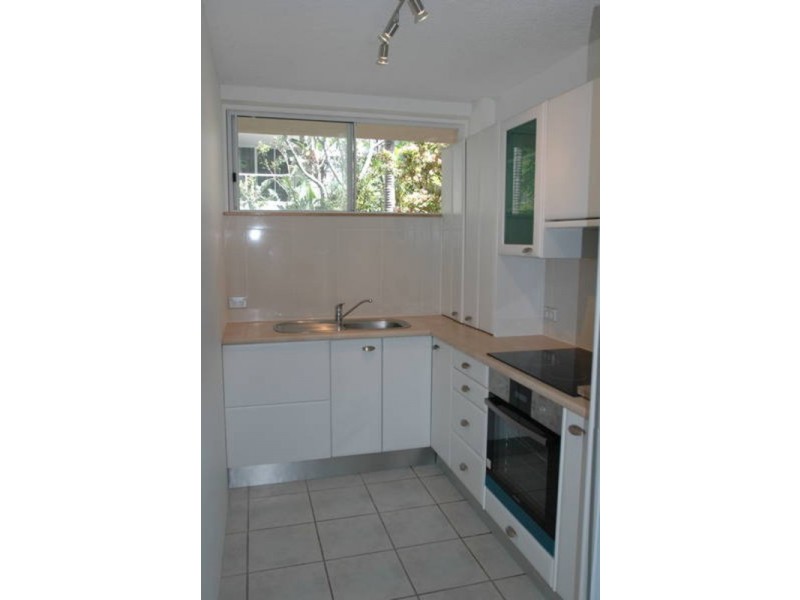 28 Riverview Parade, Surfers Paradise QLD 4217