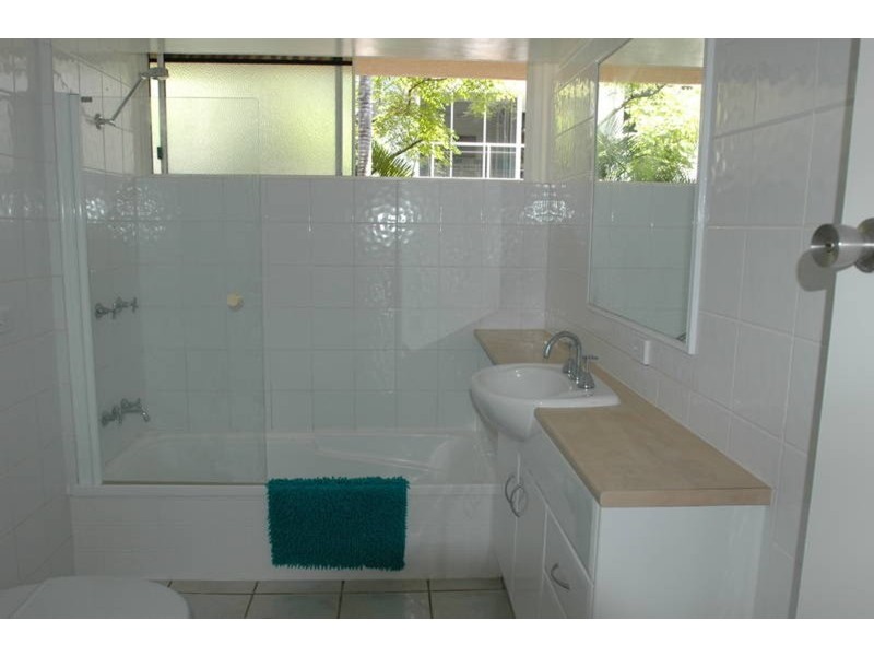 28 Riverview Parade, Surfers Paradise QLD 4217
