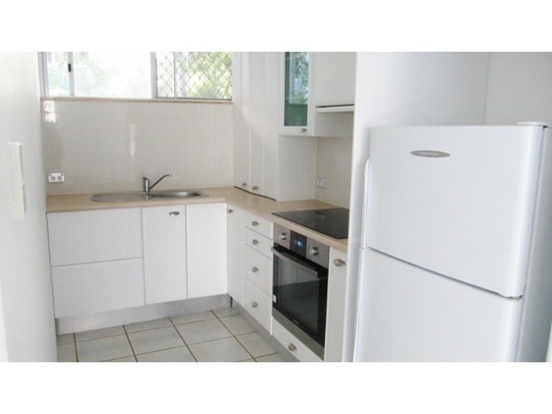 28 Riverview Parade, Surfers Paradise QLD 4217