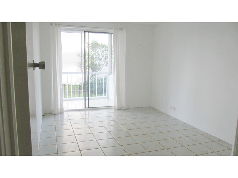28 Riverview Parade, Surfers Paradise QLD 4217