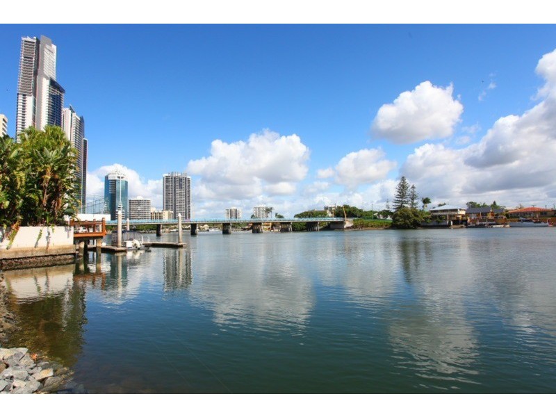 28 Riverview Parade, Surfers Paradise QLD 4217