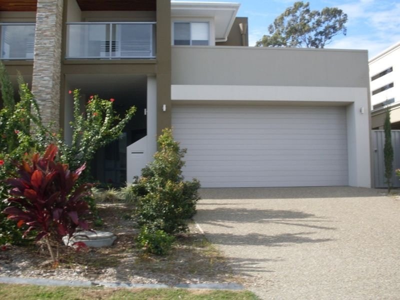 8003B Vista Drive, Benowa QLD 4217