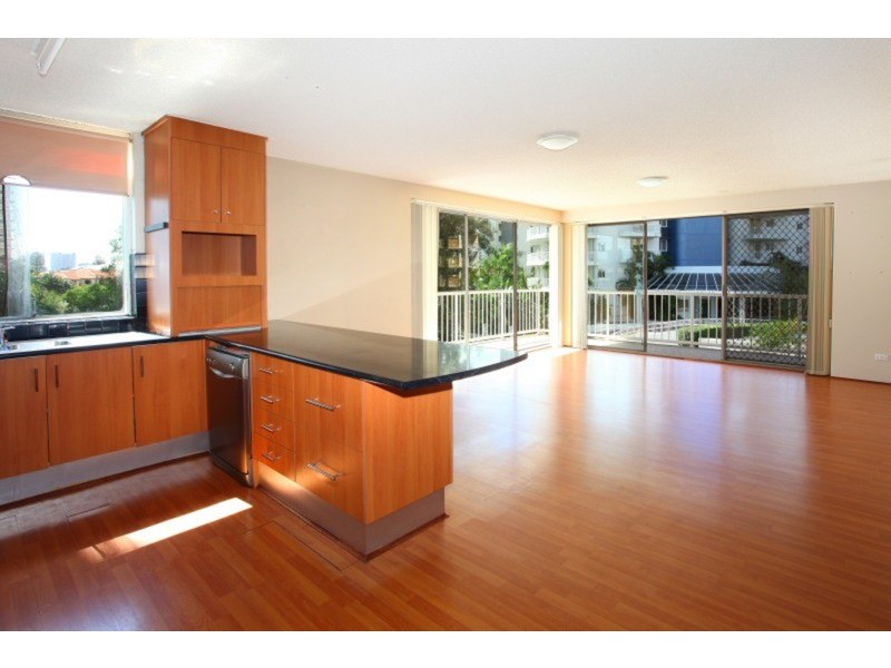 28 Riverview Parade, Surfers Paradise QLD 4217