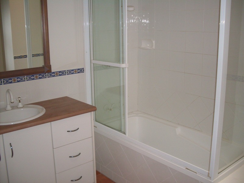 43/2 Bronberg Court, Benowa QLD 4217