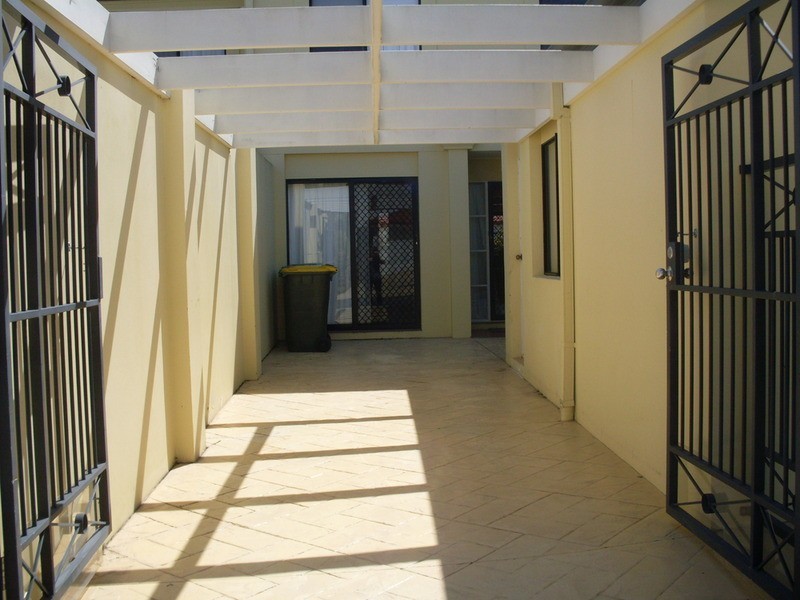 43/2 Bronberg Court, Benowa QLD 4217