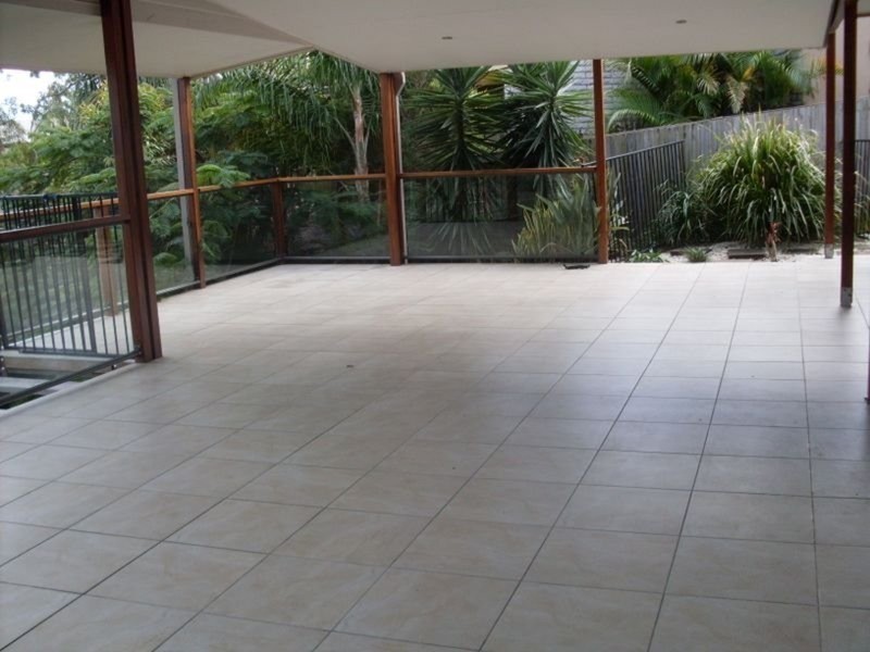 30 Blair Athol Crescent, Sorrento QLD 4217