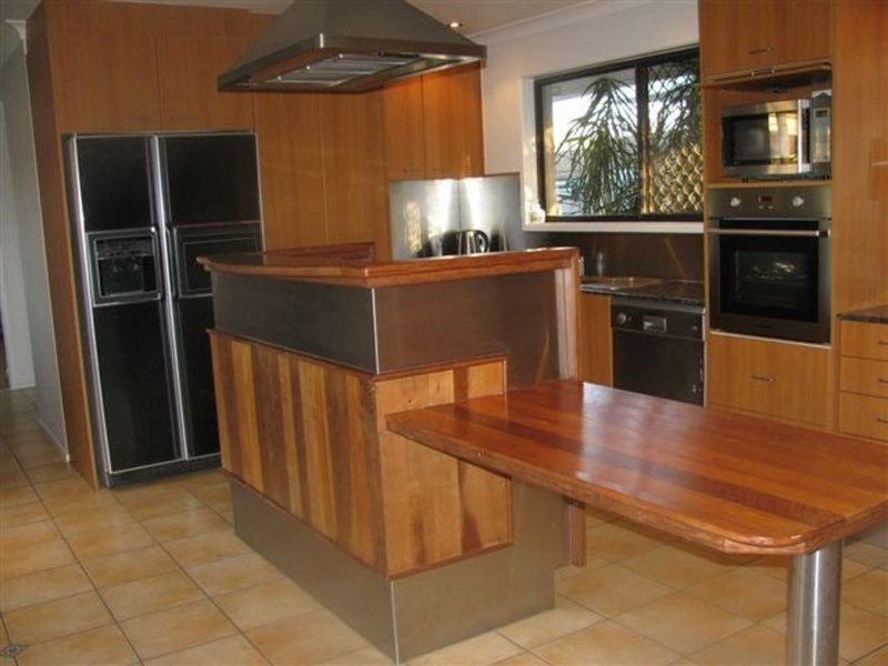 30 Blair Athol Crescent, Sorrento QLD 4217