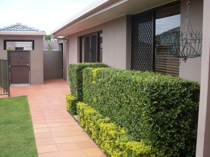 30 Blair Athol Crescent, Sorrento QLD 4217