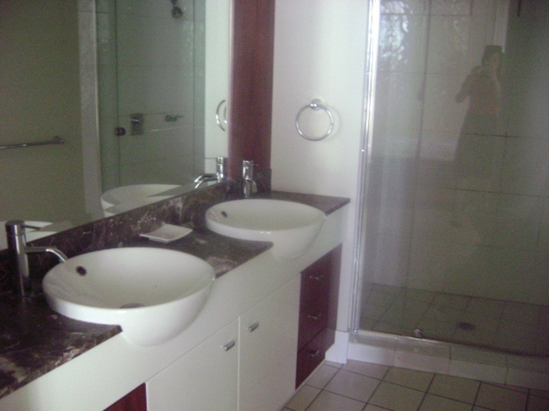 23 Ferny Avenue, Surfers Paradise QLD 4217