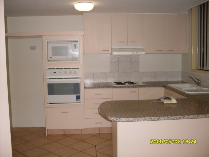 2/124 Queen Street, Southport QLD 4215