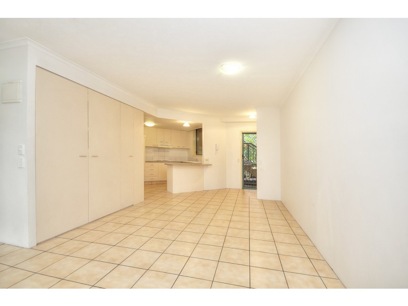 2/124 Queen Street, Southport QLD 4215