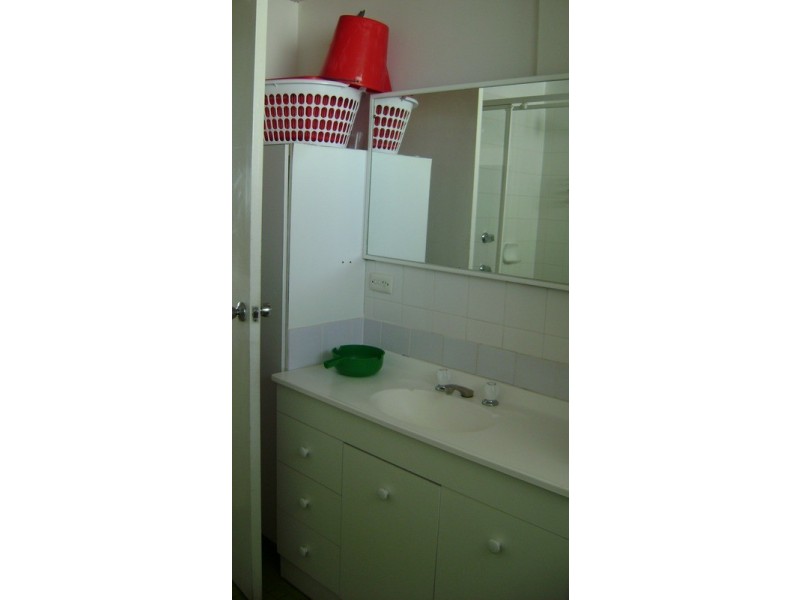 40 The Esplanade, Surfers Paradise QLD 4217