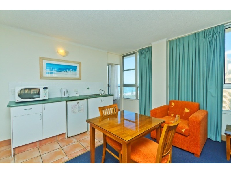Dual Key  44 “Chateau Beachside” Esplanade, Surfers Paradise QLD 4217