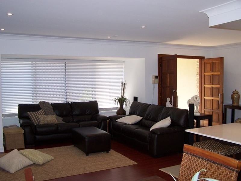 16 Verona Avenue, Isle Of Capri QLD 4217