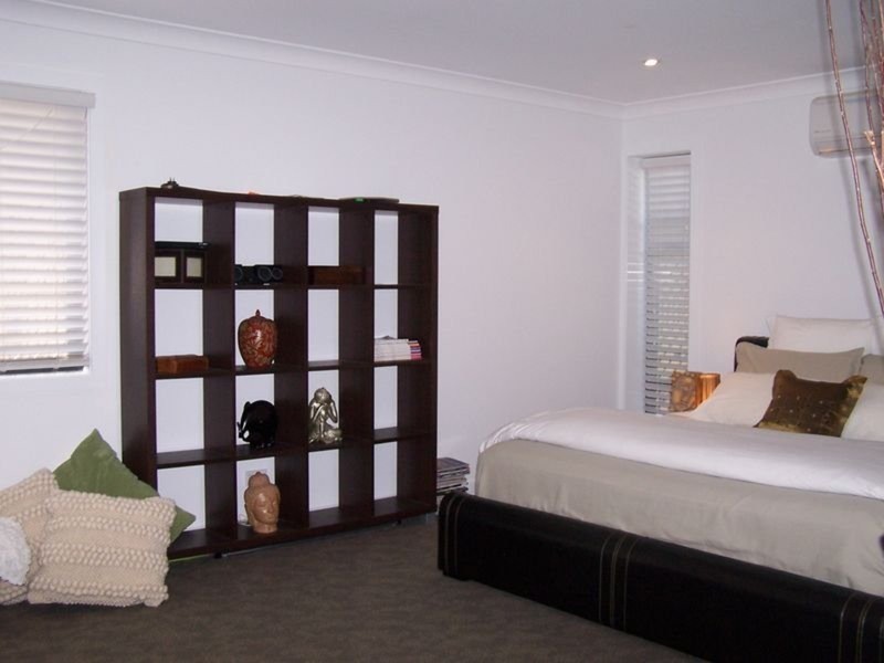 16 Verona Avenue, Isle Of Capri QLD 4217