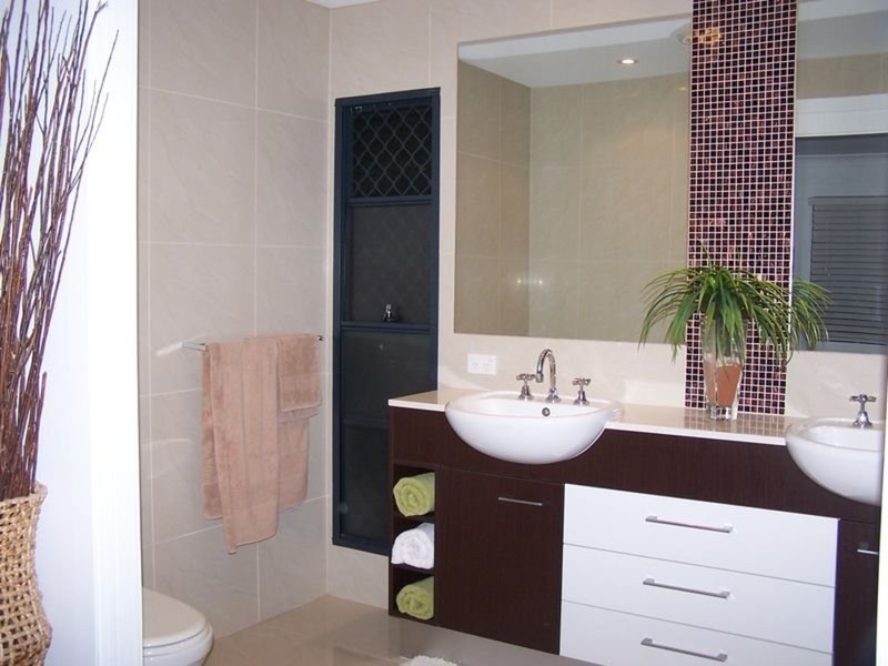 16 Verona Avenue, Isle Of Capri QLD 4217